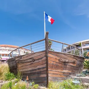Appartement Magnifique Avec Terrasse- Proche De La Mer!, Carqueiranne